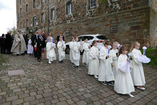 1. Heilige Kommunion in St. Crescentius (Foto: Karl-Franz Thiede)